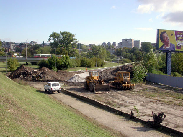 Град продаје плац на Аутокоманди